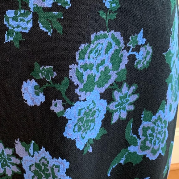 Floral knit classic pencil skirt in black blue green by AT - Picture 2 of 10